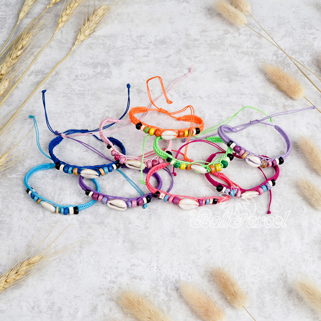 Bracelet Cotton Cord With Cowrie Shell
