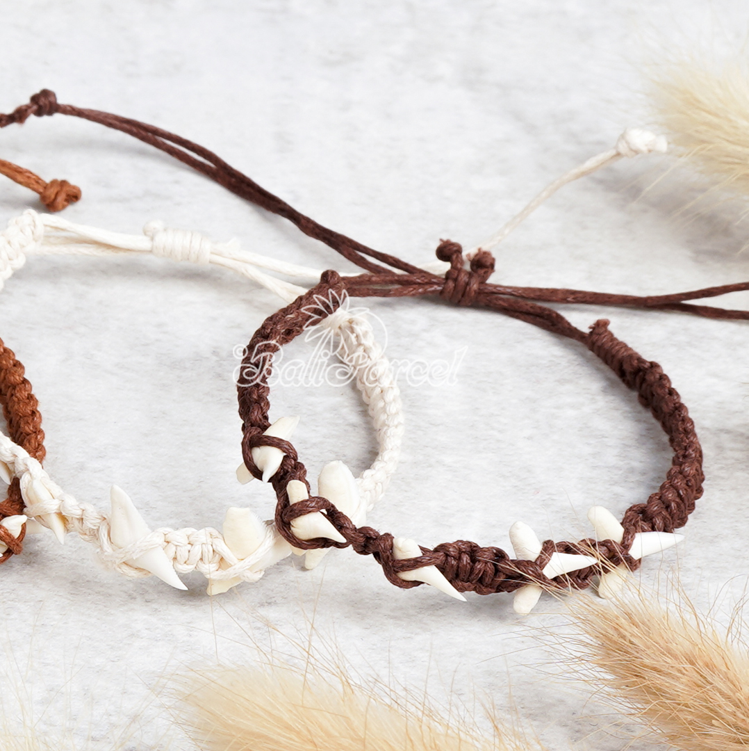 Bracelet Cotton Cord With Shark Teeth