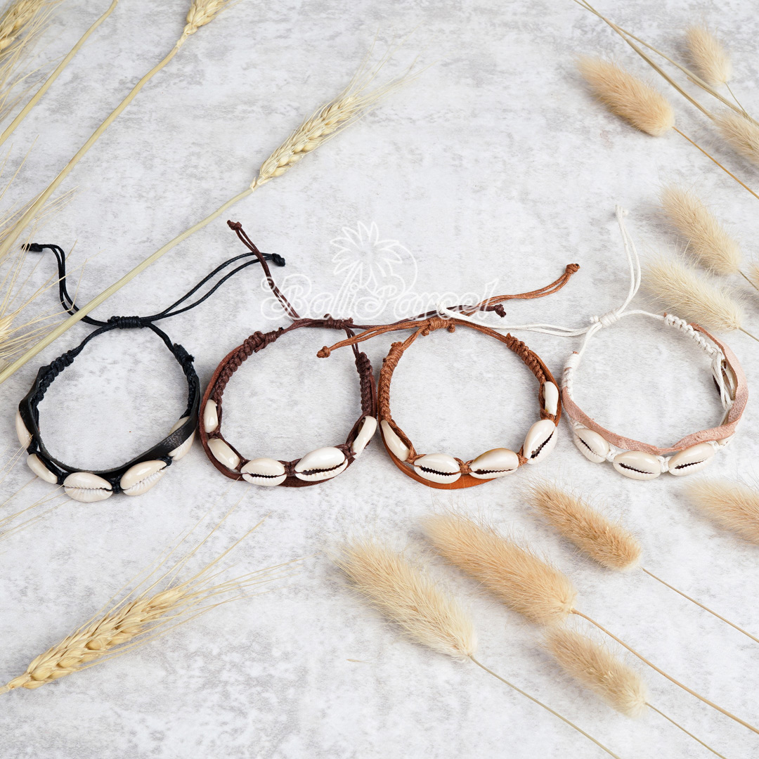 Bracelet Cotton Cord With Leather And Cowrie Shell 