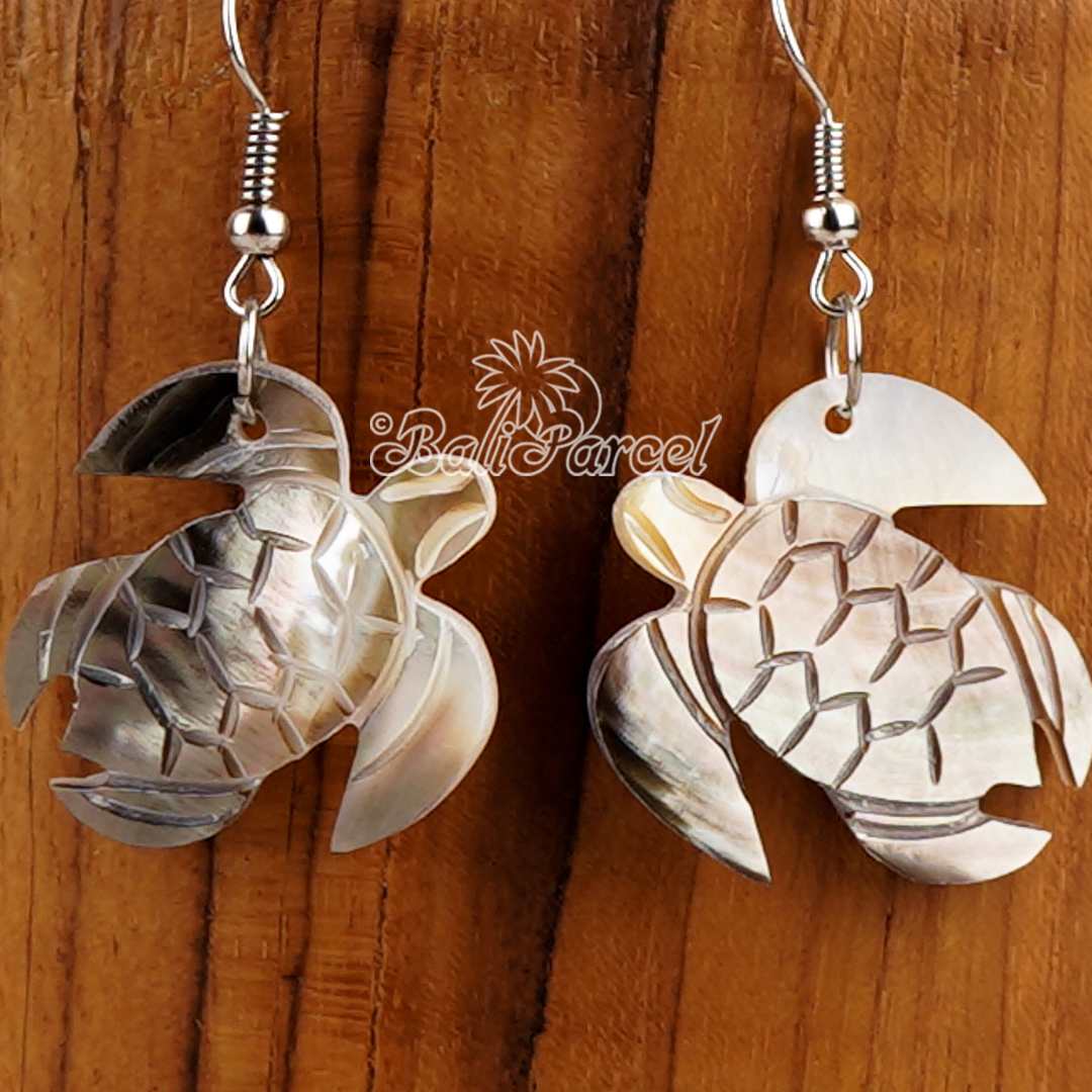Shell Carving Earring
