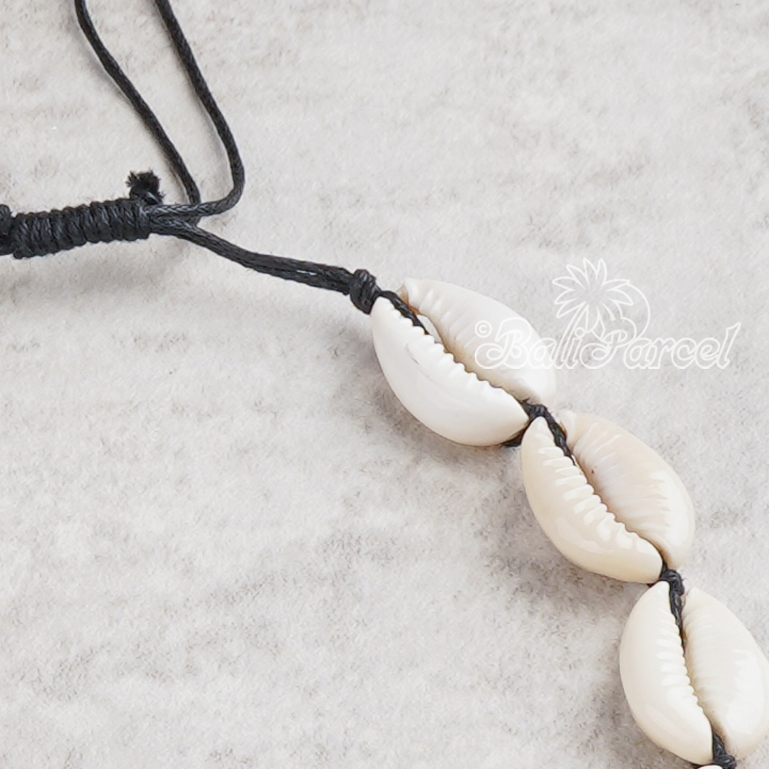 Cowrie Shell Choker Necklace