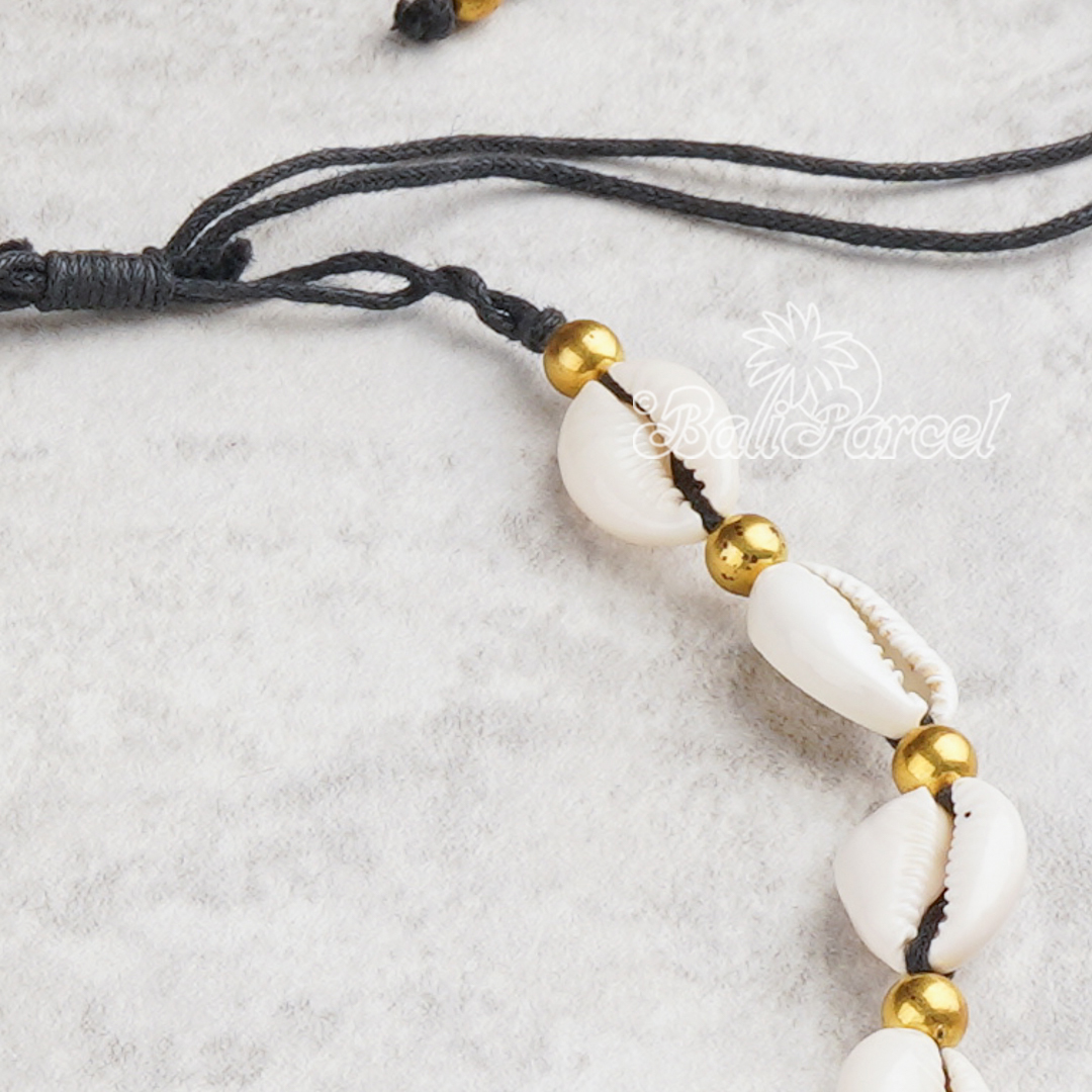 Cowrie Shell Choker Necklace