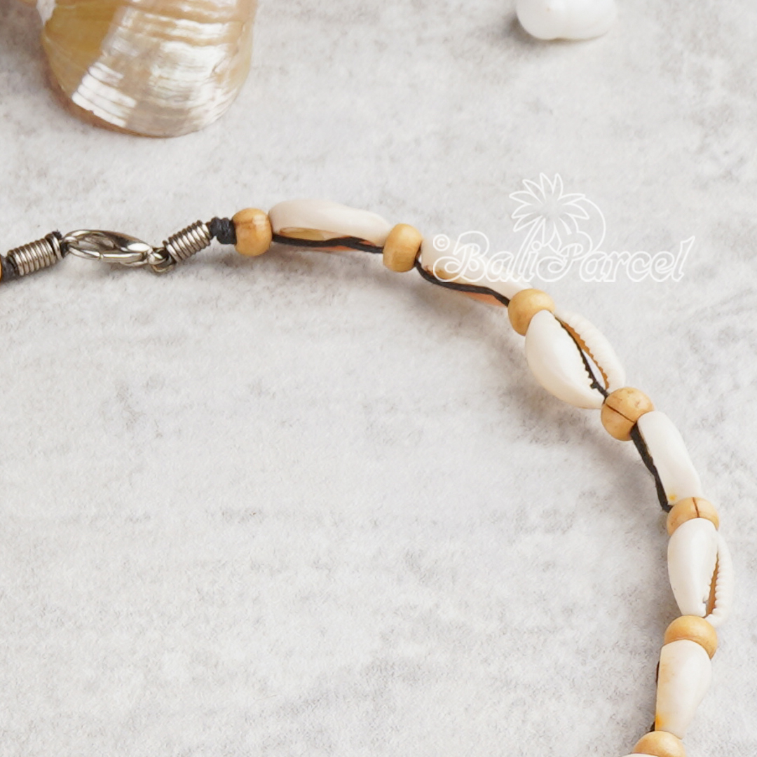 Cowrie Shell Choker Necklace