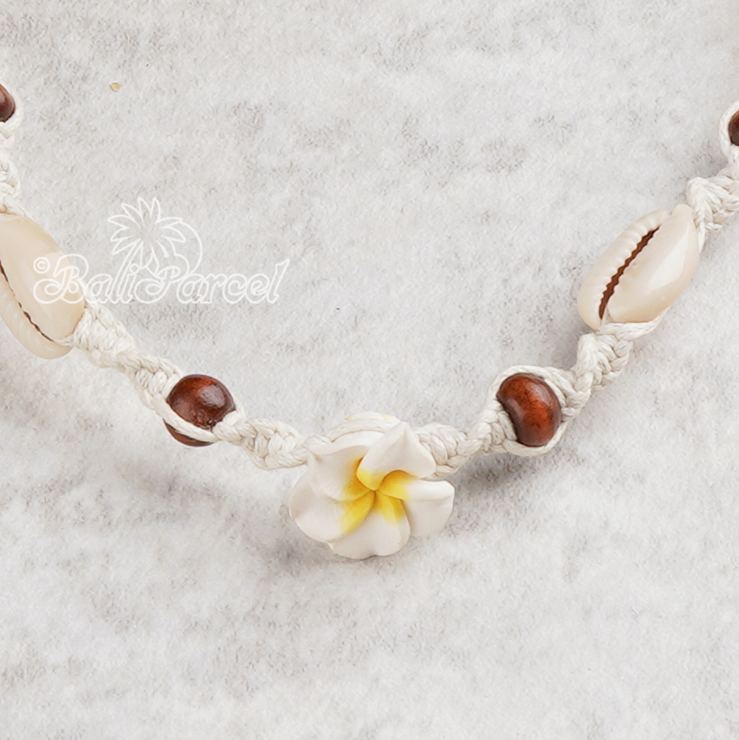Cowrie Shell Choker Necklace