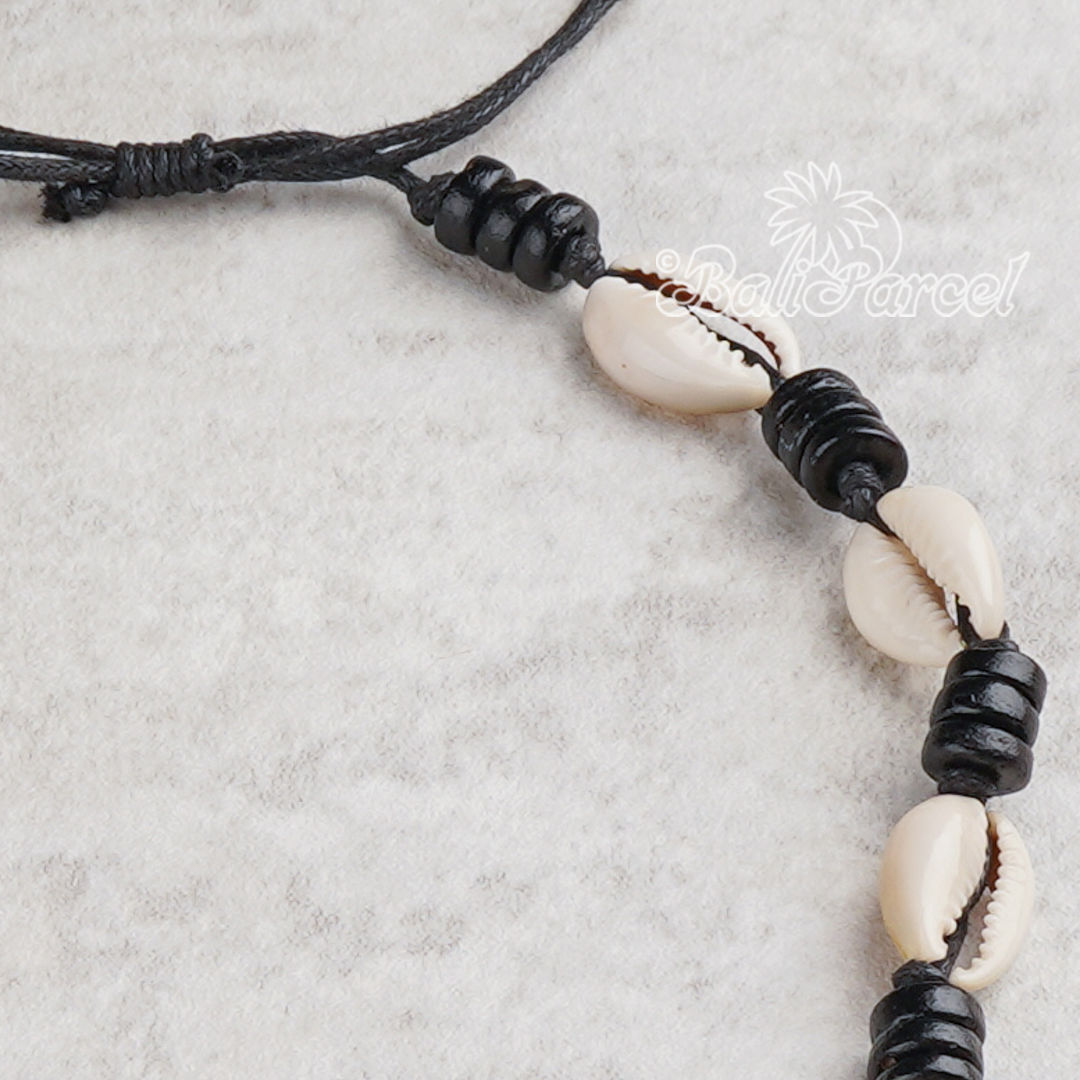 Cowrie Shell Choker Necklace