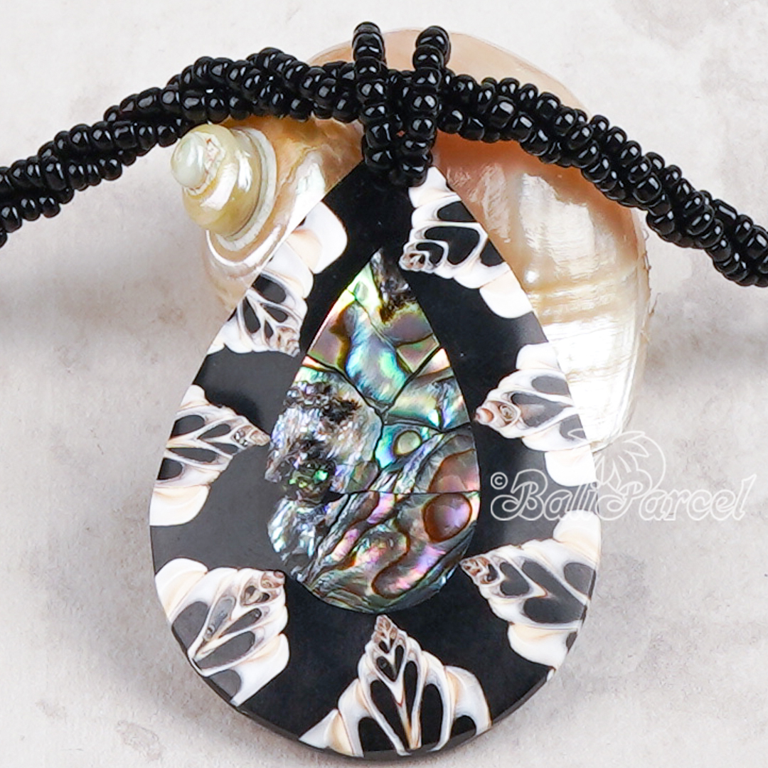 Pendant Necklace Inlaid Shell