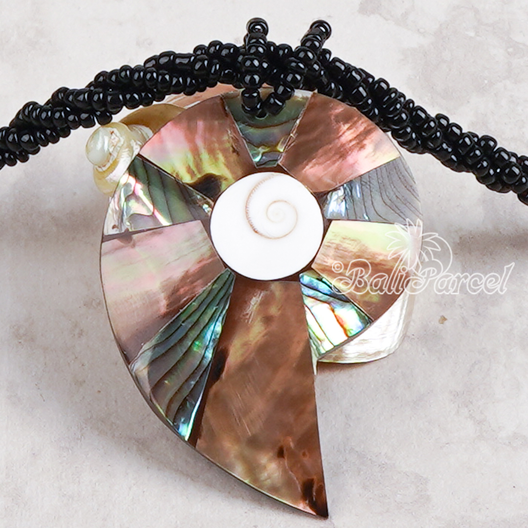 Pendant Necklace Inlaid Shell