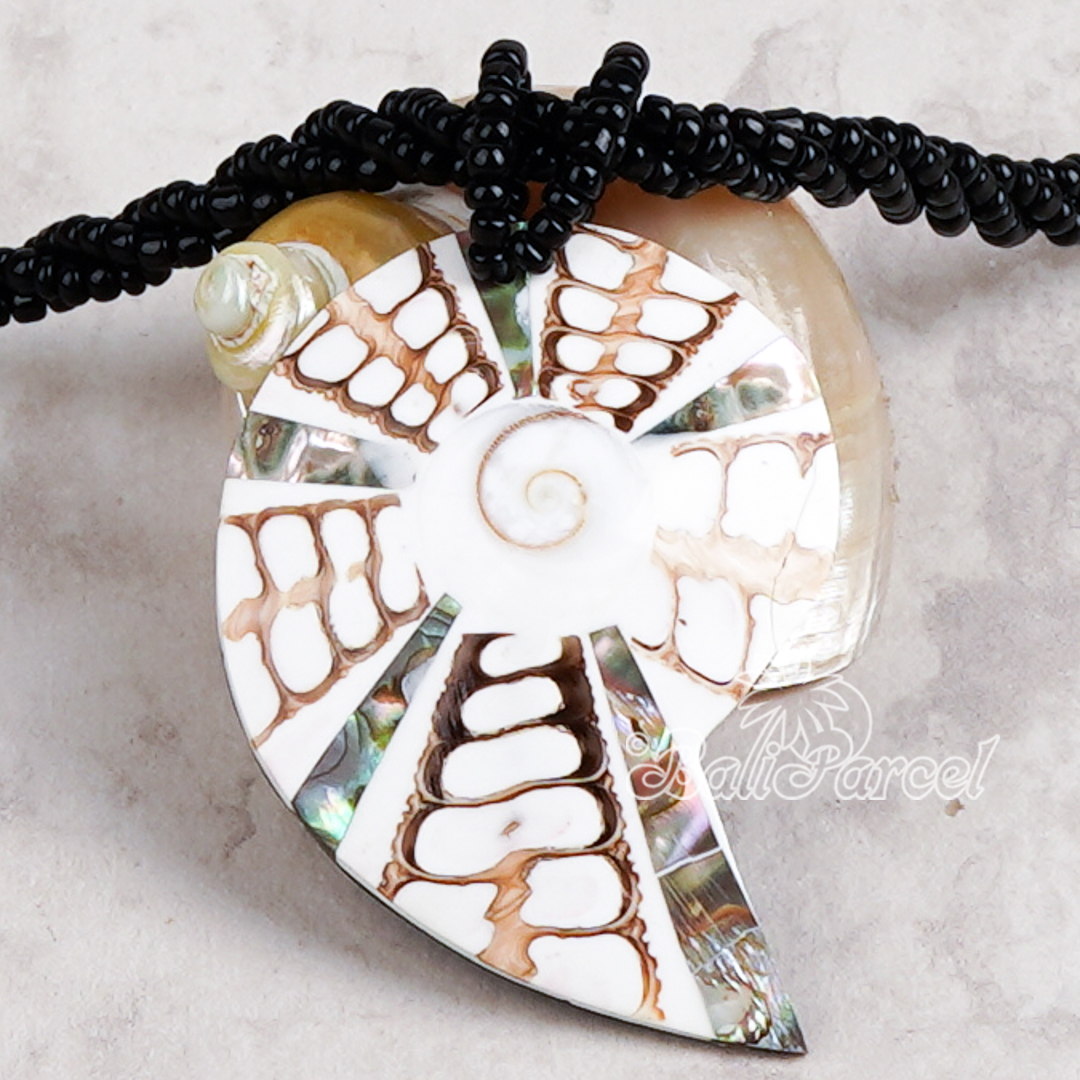 Pendant Necklace Inlaid Shell