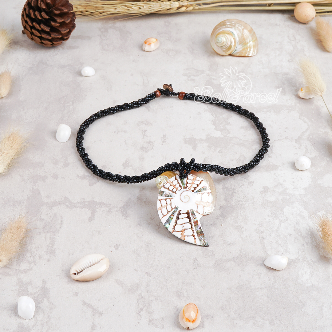 Pendant Necklace Inlaid Shell