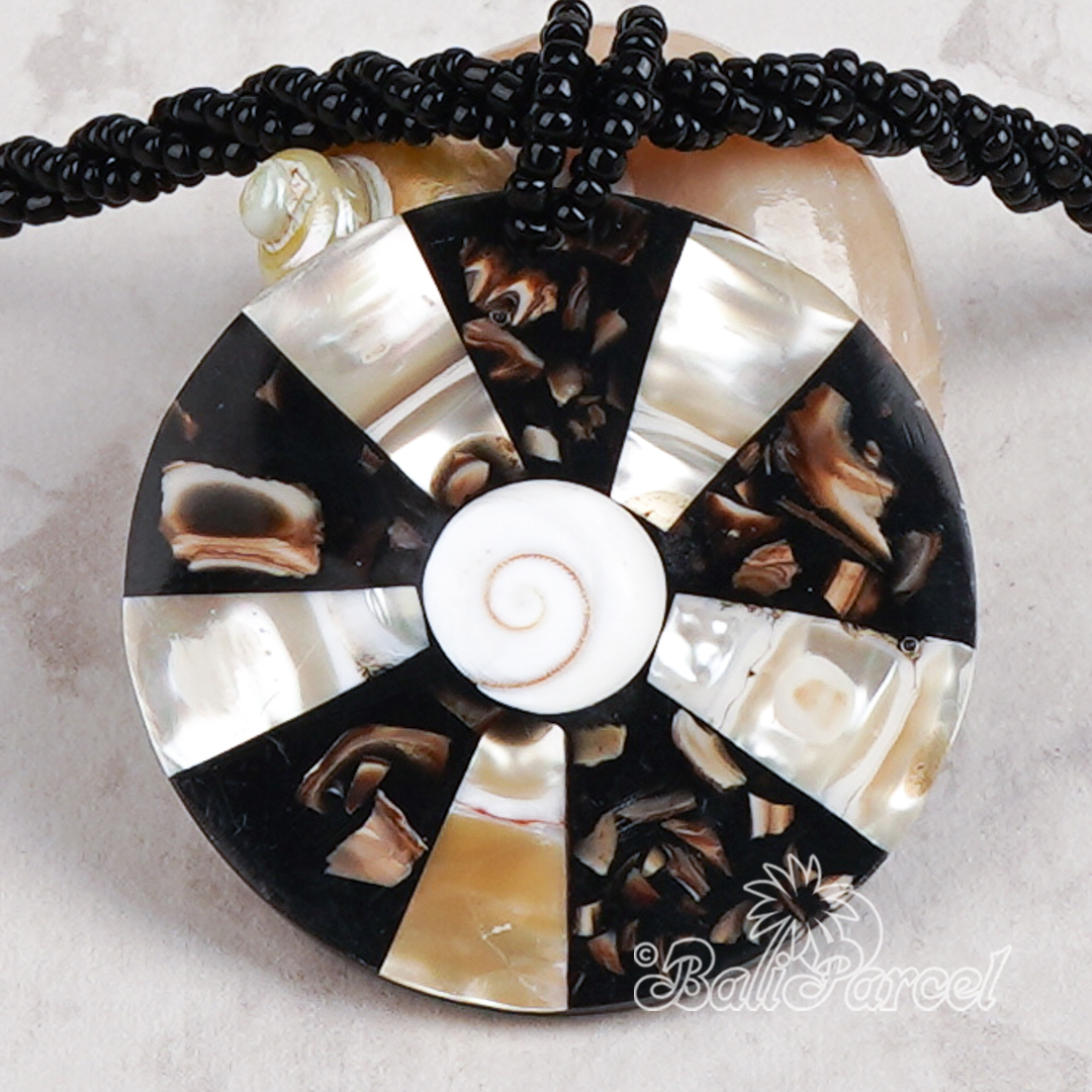 Pendant Necklace Inlaid Shell