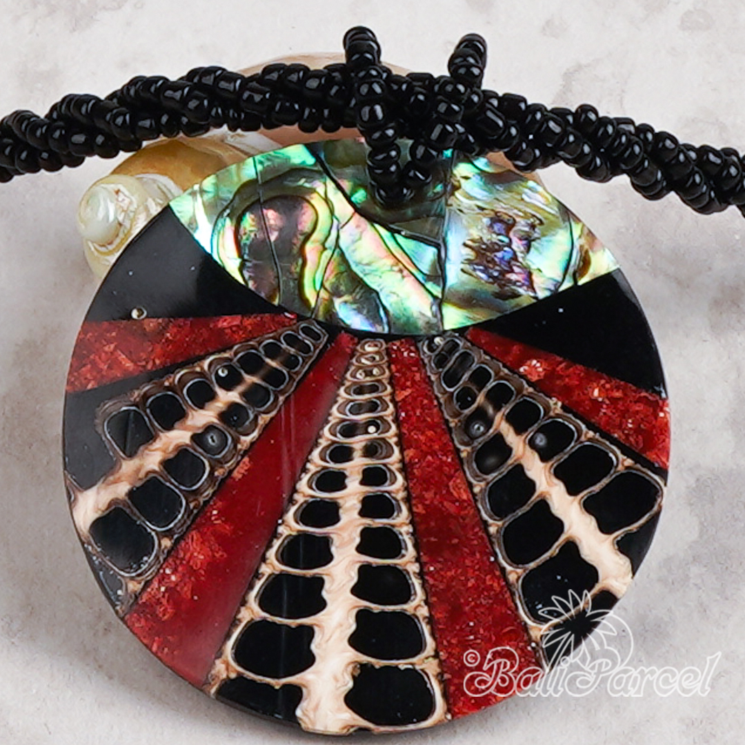 Pendant Necklace Inlaid Shell