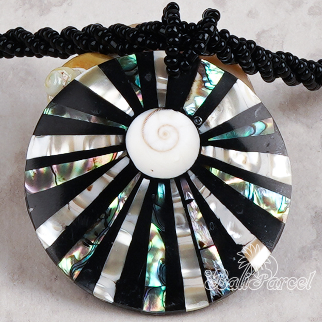 Pendant Necklace Inlaid Shell